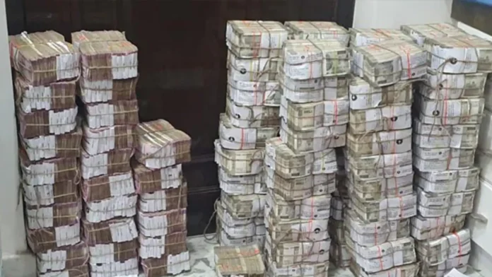 Income Tax Department Recovers Rs. 40 Crore in Cash During Raids on Shoe Traders in Agra
