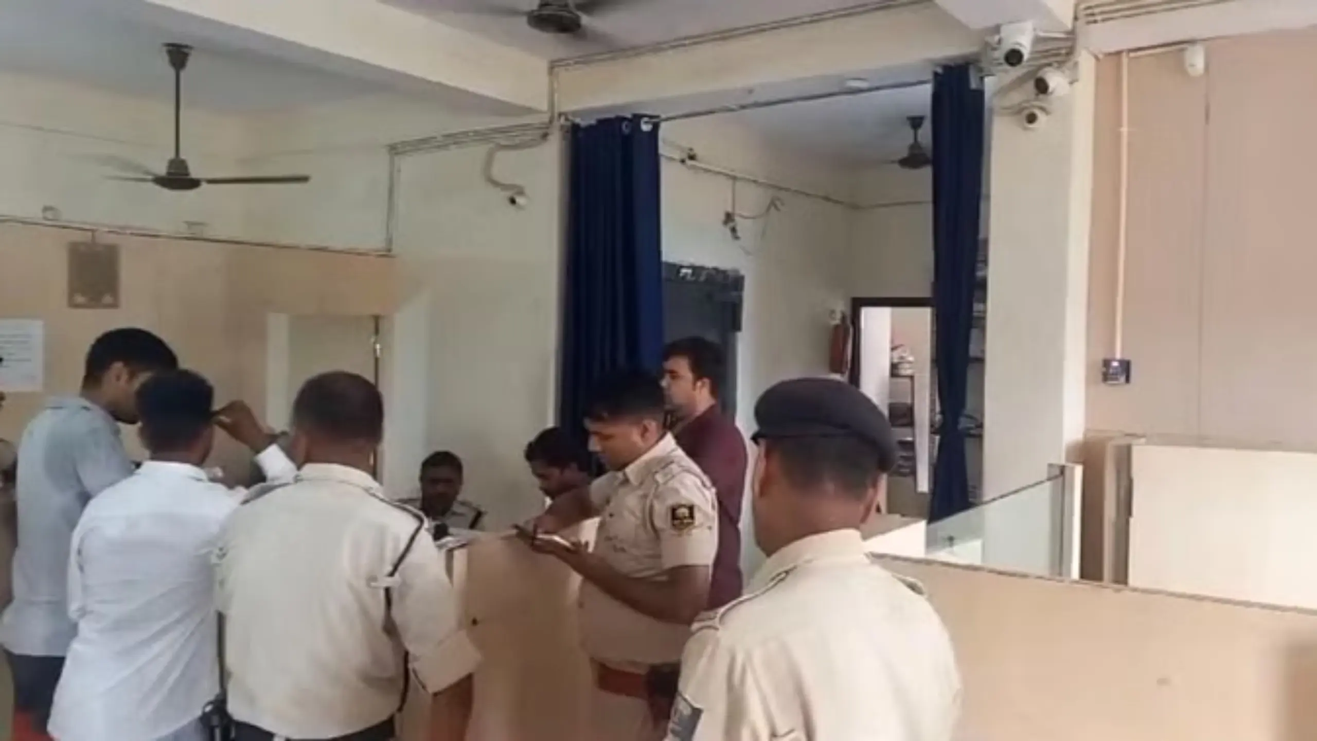 Robbery in Central Bank of India, Cashier beaten and staff held hostage