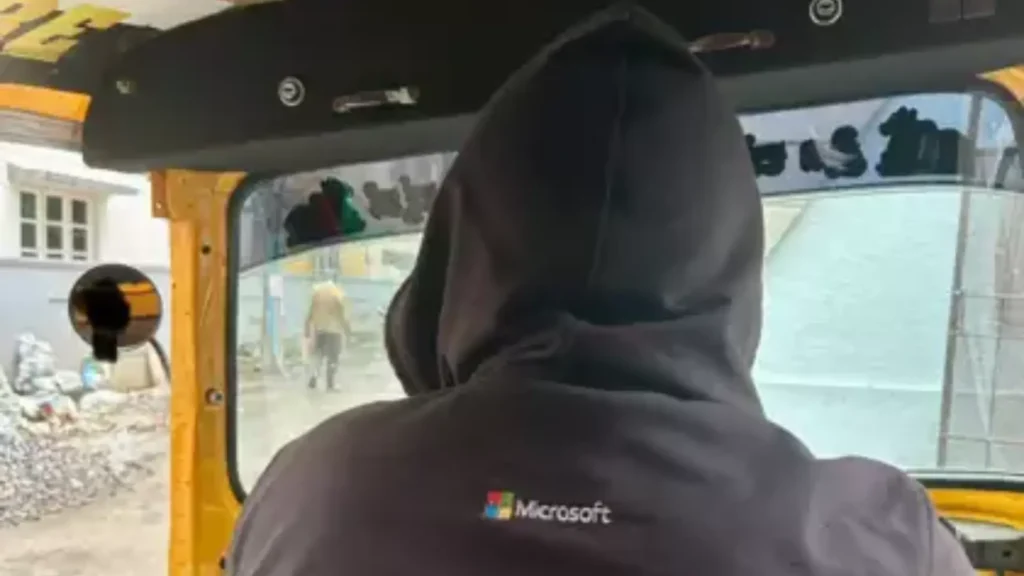 Microsoft Employee Drives Autorickshaw to Combat Loneliness