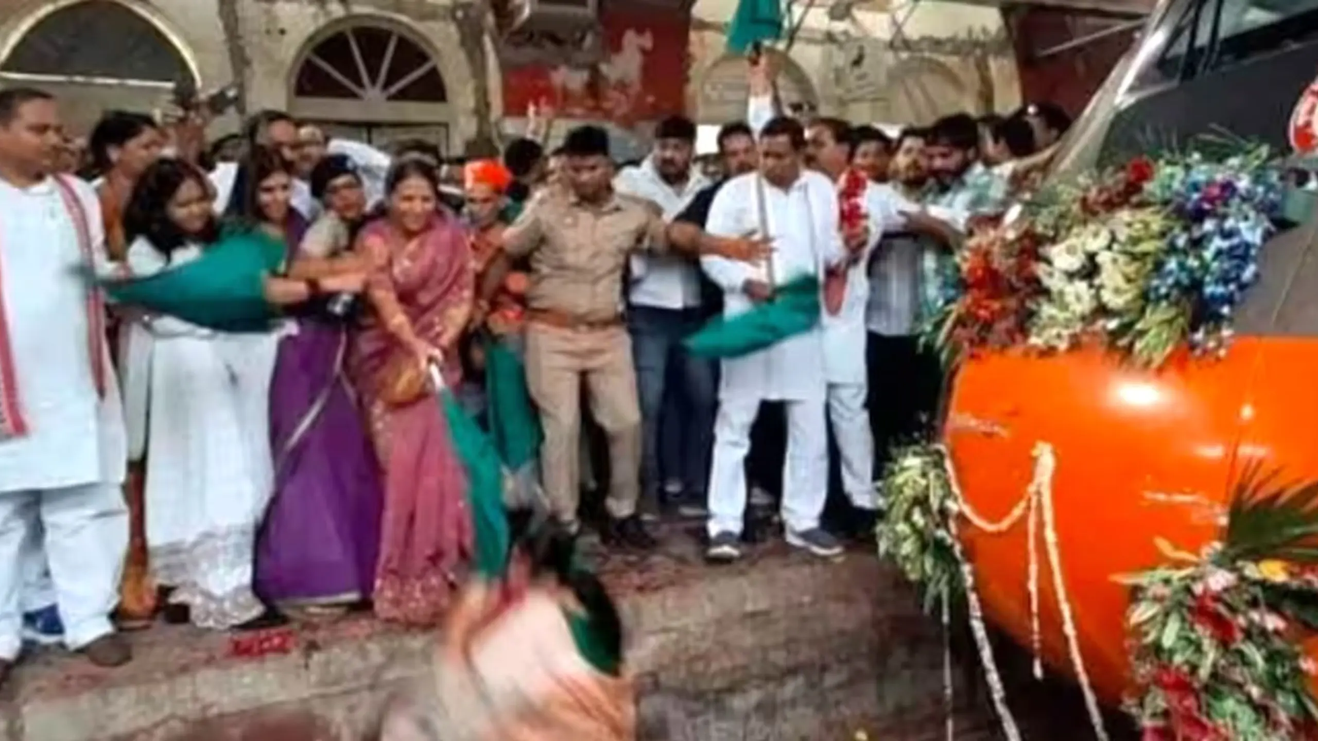 Viral Video: BJP MLA fell on Railway Track while inaugurating new Vande Bharat Train