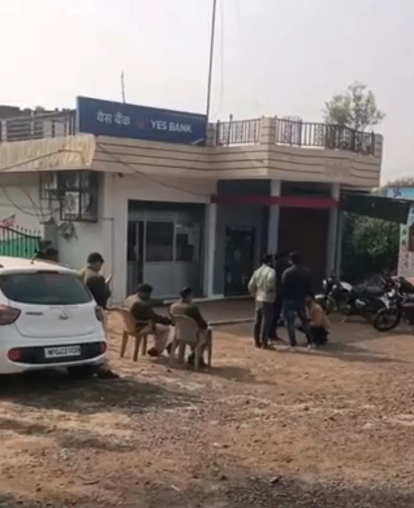 Robbery Attempt at Yes Bank in Vidisha