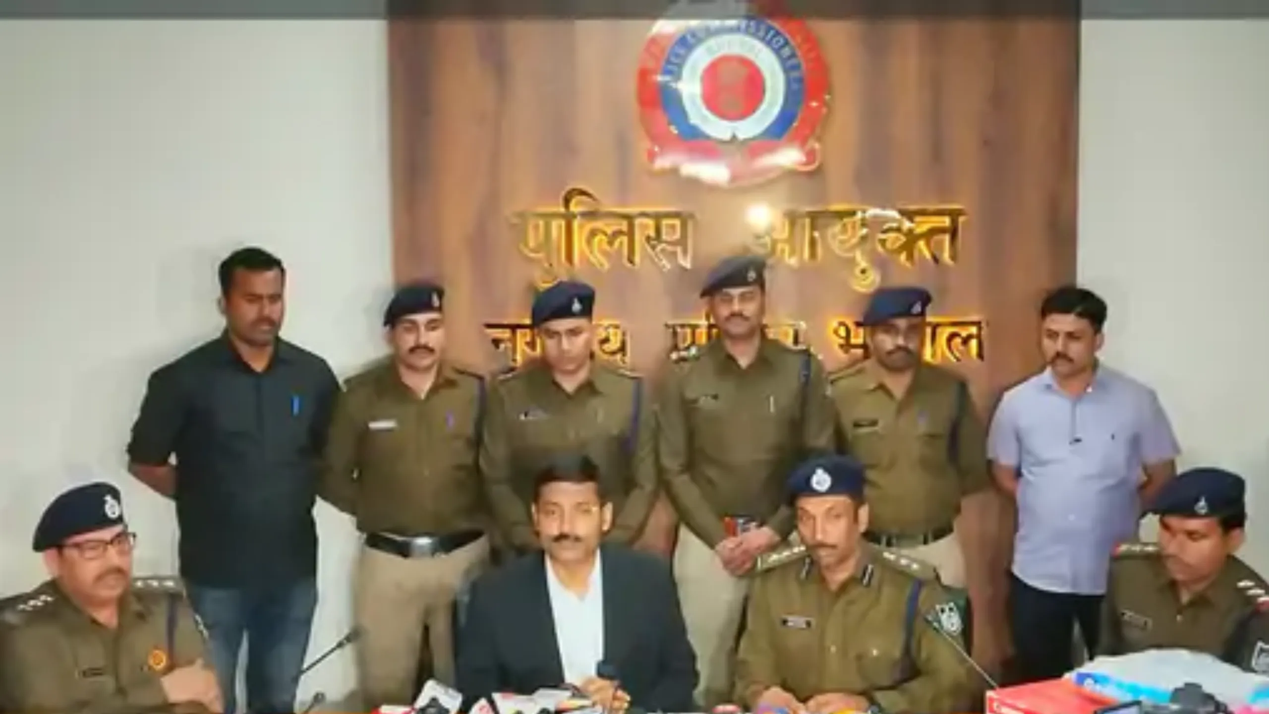 Fake Bank Account Scam Uncovered: 1,800 Fake Bank Accounts Sold, Gang Arrested in Bhopal