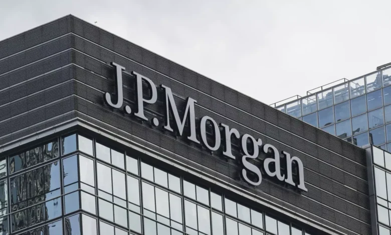 JPMorgan Chase Employee Briefly Fired After Questioning CEO on Return-to-Office Policy