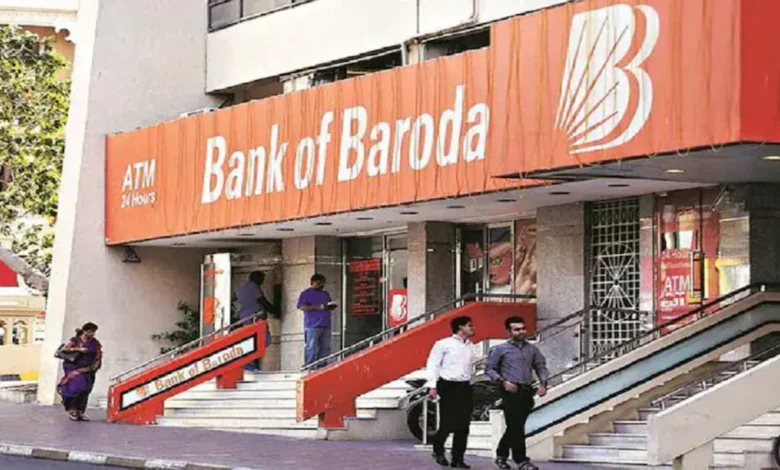 Bank of Baroda Manager Caught Red-Handed Taking Bribe in Azamgarh