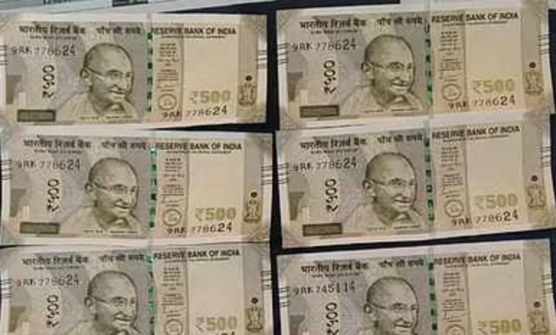 Fake Currency Circulation Continues in Kotwali Police Area: Farmer and Youth Caught Depositing Counterfeit Notes