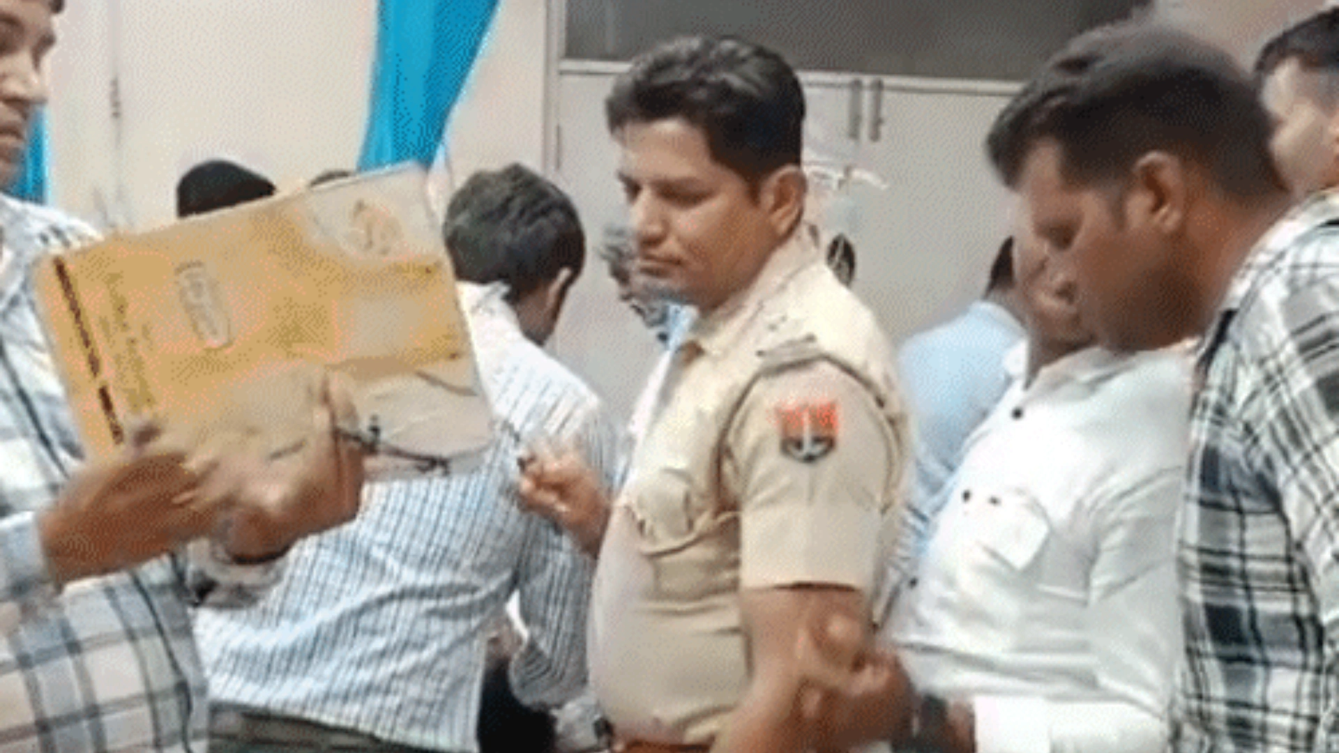 Union Bank Guard's Gun Accidentally Fires, Injuring Clerk's Leg in Churu