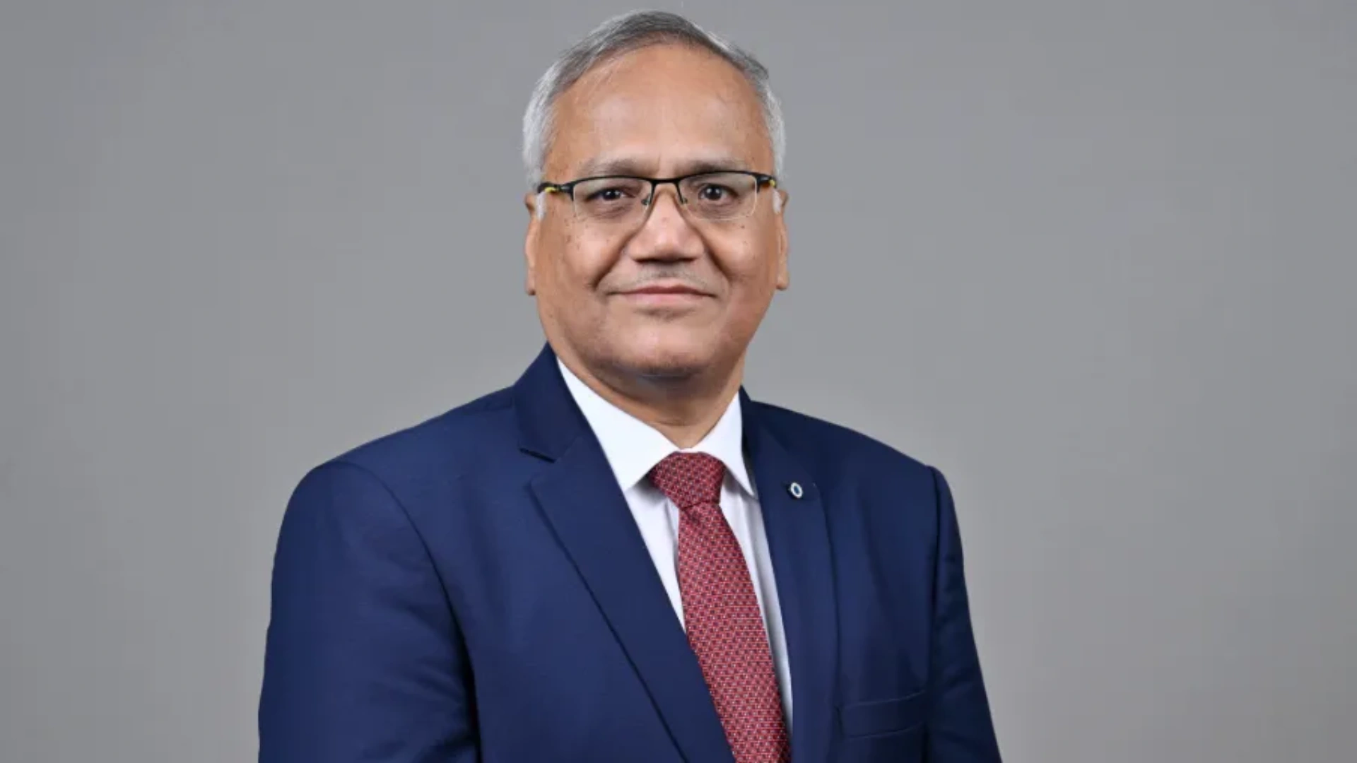 Rajiv Anand to Retire as Deputy Managing Director of Axis Bank in 2025