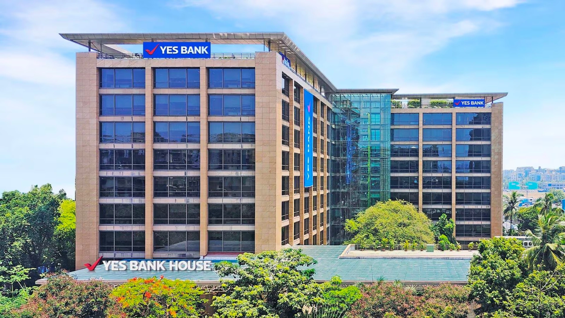 Japanese Bank SMBC in Talks to Acquire Controlling Stake in Yes Bank; SBI to Sell Majority Holding