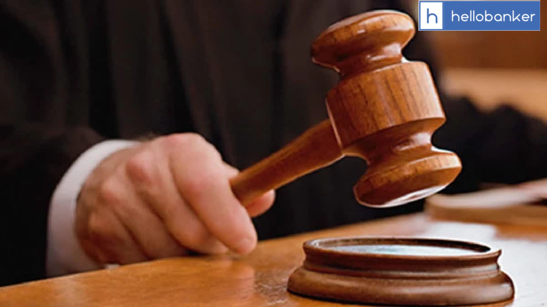 CAT Srinagar Orders J&K Government to Give Full Service Benefits to Retired Officer After 20 Years