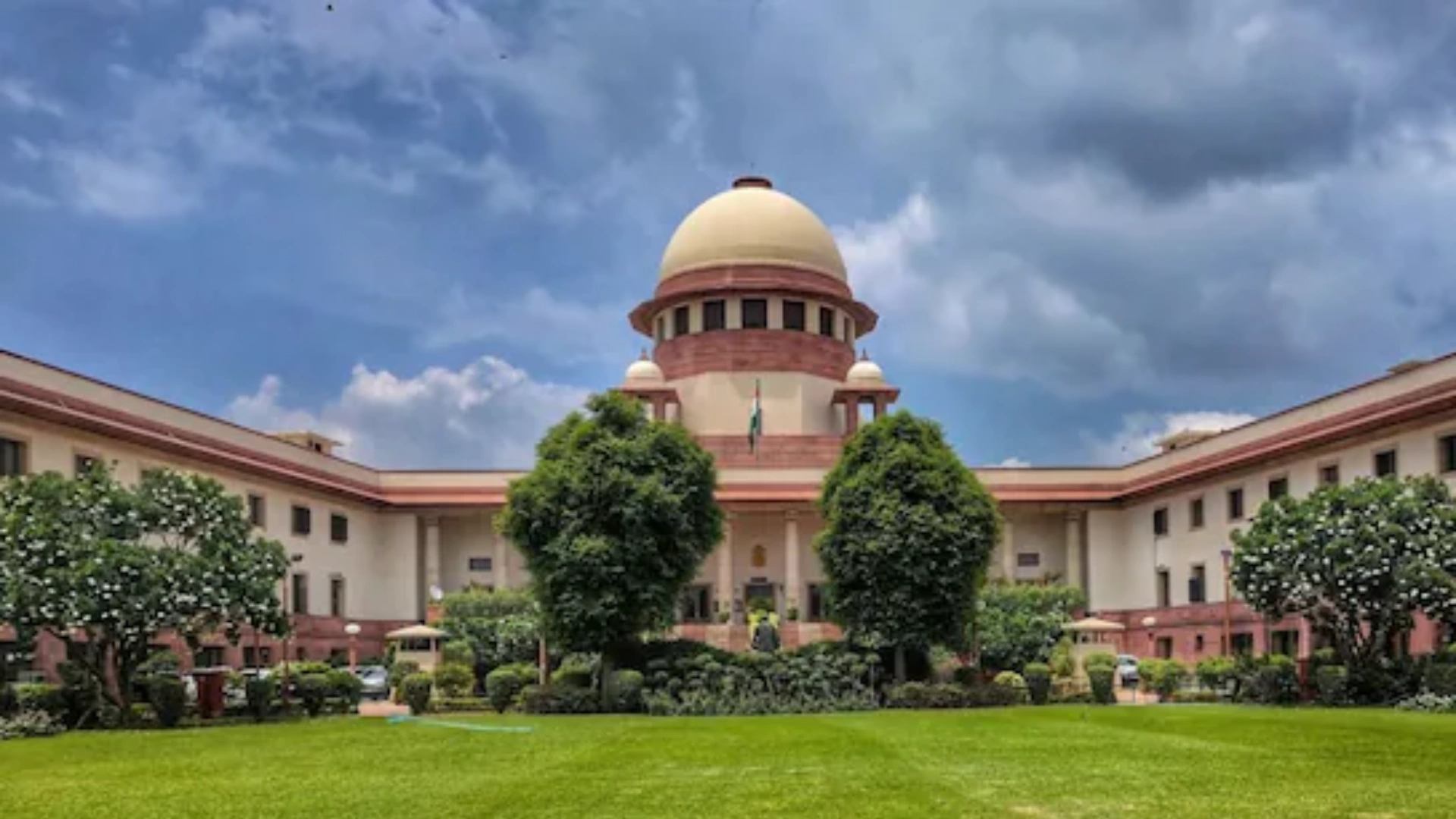 Supreme Court Clarifies: Specific Role of Director Not Mandatory in Cheque Bounce Complaints Under NI Act
