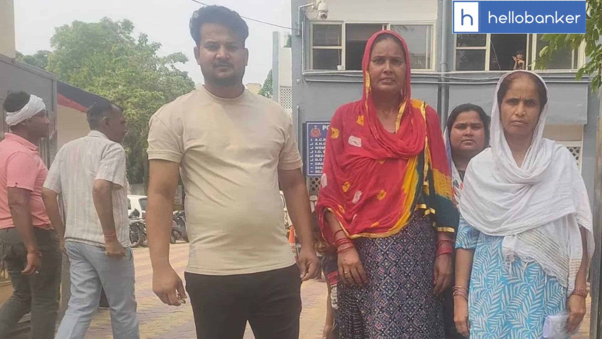 SBI Customer Service Centre Scam in Delhi, Lakhs of Rupees Stolen from Bank Customers