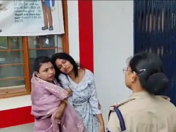 Katni Bank Manager Caught with Female Colleague, Wife Files FIR