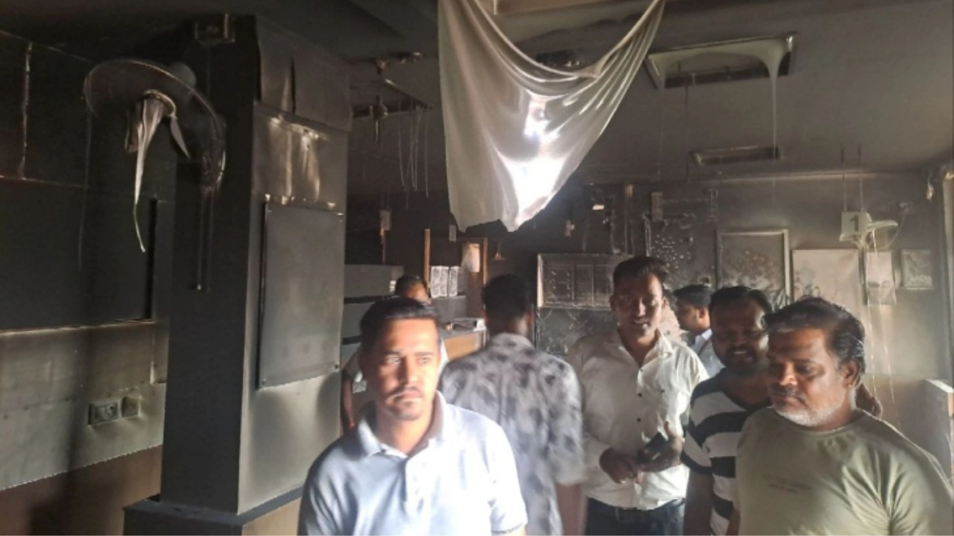 Fire at IDFC First Bank in Pali: Short Circuit Suspected, ₹3.25 Lakh Loss Reported