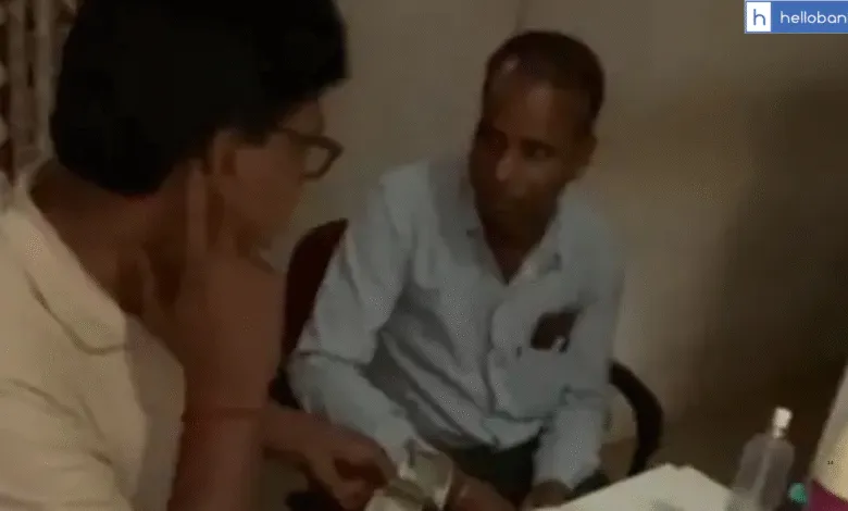 Union Bank Employees Takes Bribe, Video goes Viral on Social Media