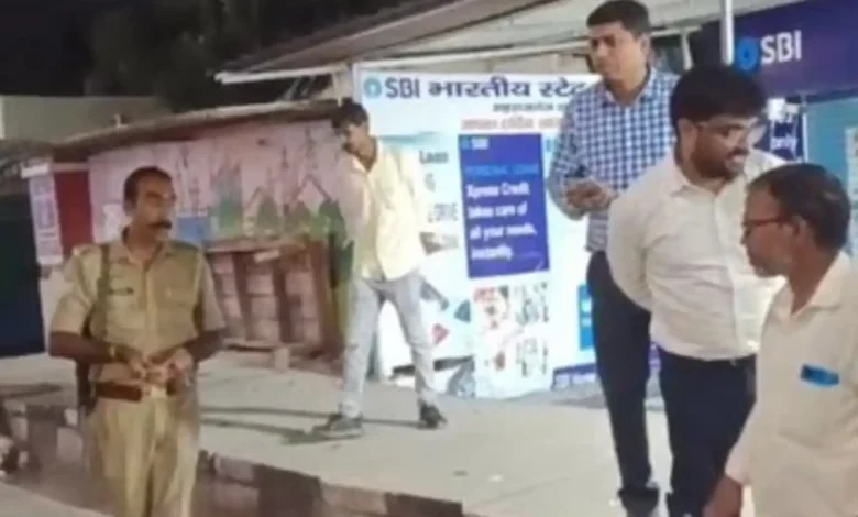 Female Teacher files Police Complaint against SBI Bank Manager for not Marrying Her