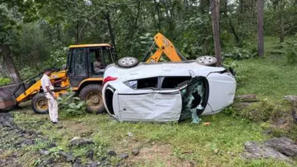 SBI Officer and Family Injured in Car Accident on Damoh-Jabalpur Road