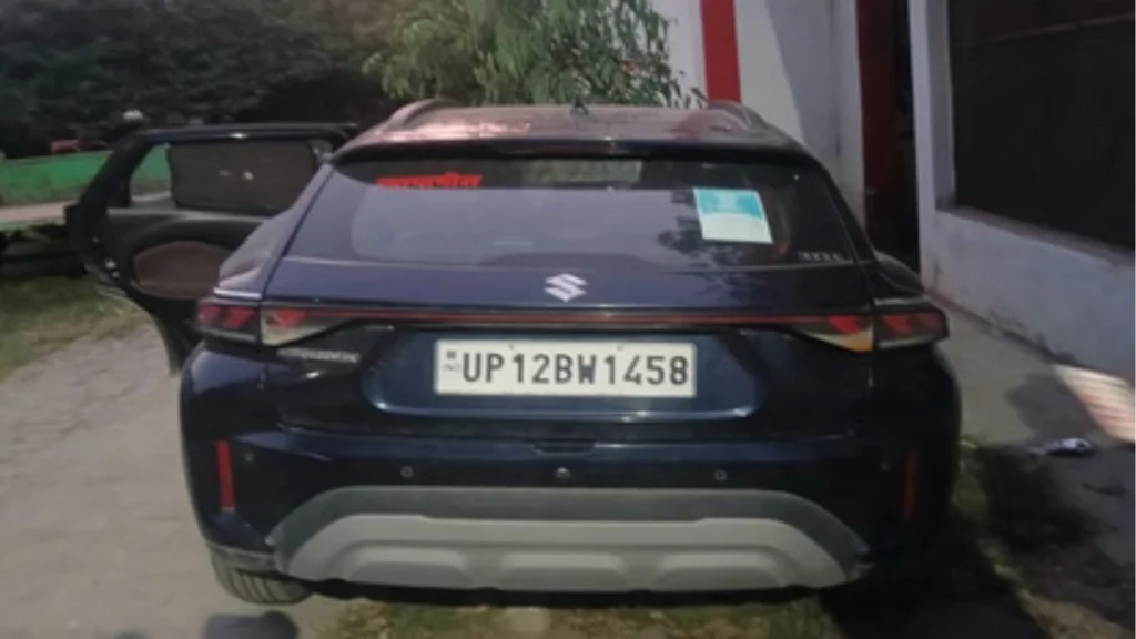 Car in which fake judge arrived in HDFC Bank to take loan in Bijnor