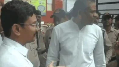 Protest outside SBI Branch in Bhopal over Account Freeze