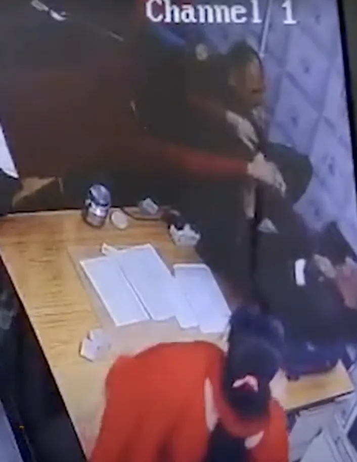 Bank Guard assaults Bank Manager in Jind Haryana