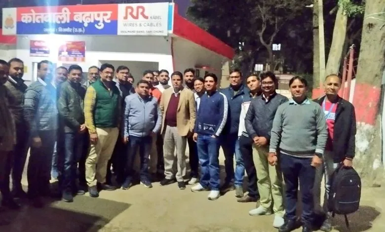 Bank Staff Attacked in Bijnor: Bank Staff reached Police Station to file FIR