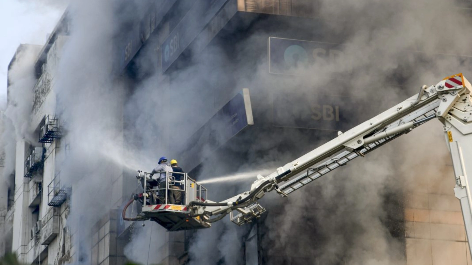 Massive Fire Guts Building Housing SBI Northeast Office in Guwahati; Cash and Documents Feared Destroyed