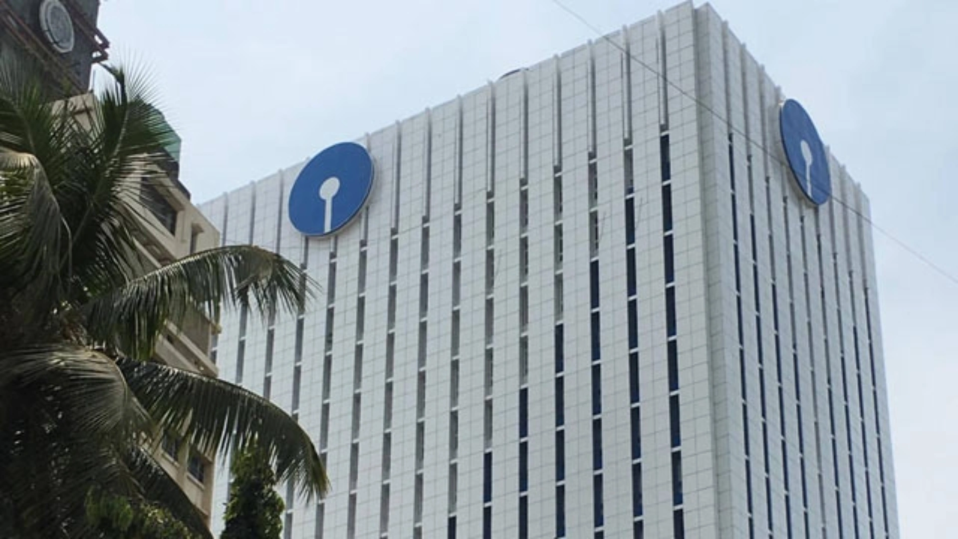 SBI to Boost Data Centre Lending to ₹4,000 Crore by FY26 Amid Rapid Digital Growth