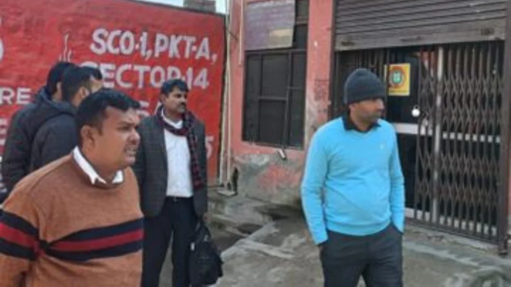 ₹27.92 Lakh Looted as Thieves Cut Through Wall of Gramin Bank in Hisar