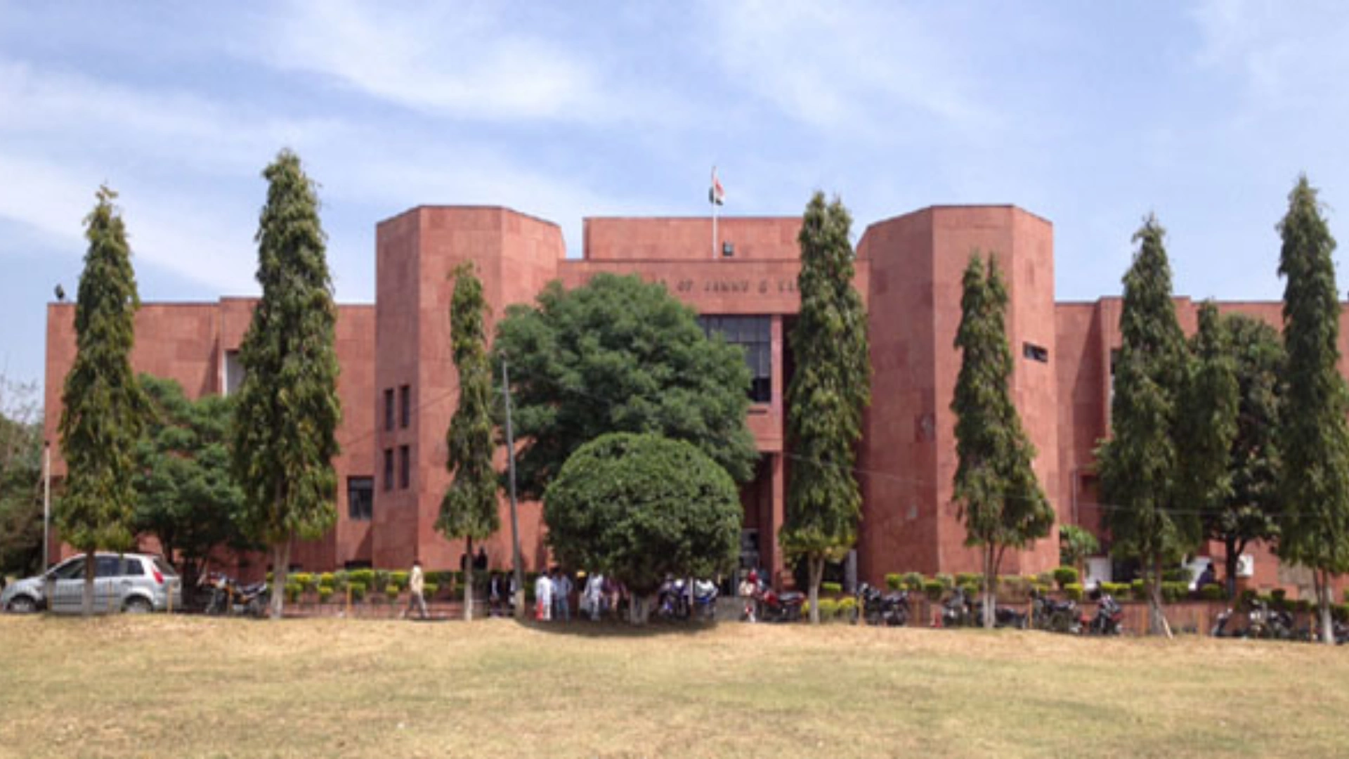 Govt Employee Cannot Be Suspended for Father’s Criminal Case: J&K and Ladakh High Court