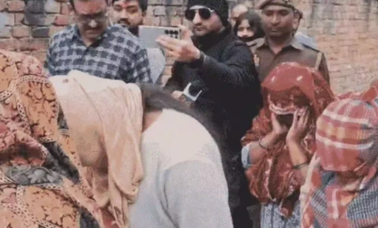 Image: Girls arrested by Police in Varanasi. These Girls were involved in Sex Racket.