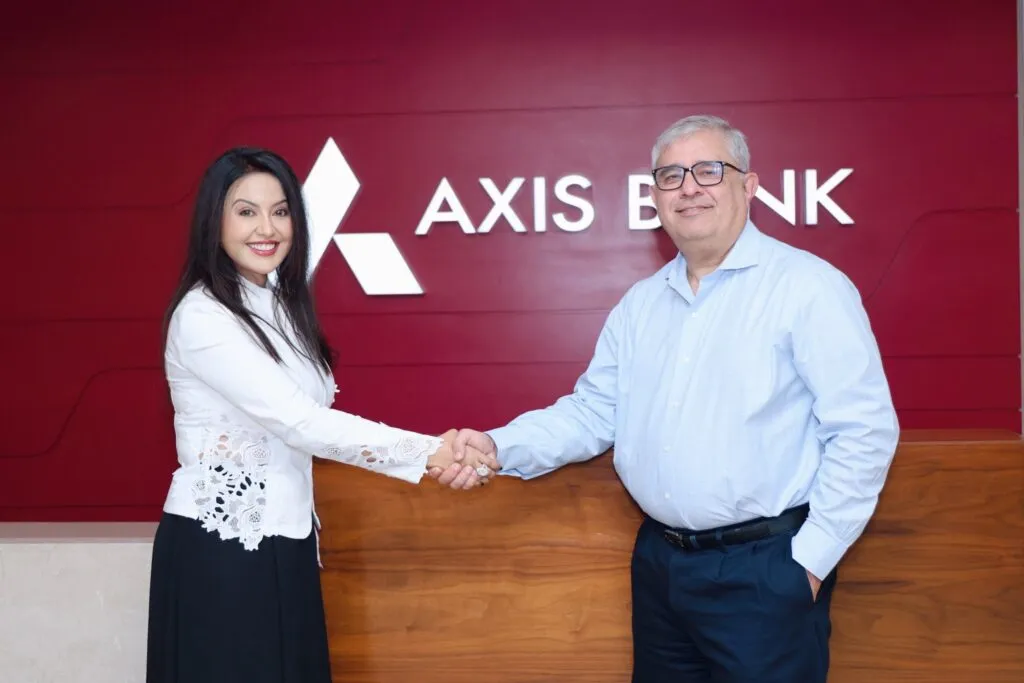 Photo: Amruta Fadnavis resigns from Axis Bank
