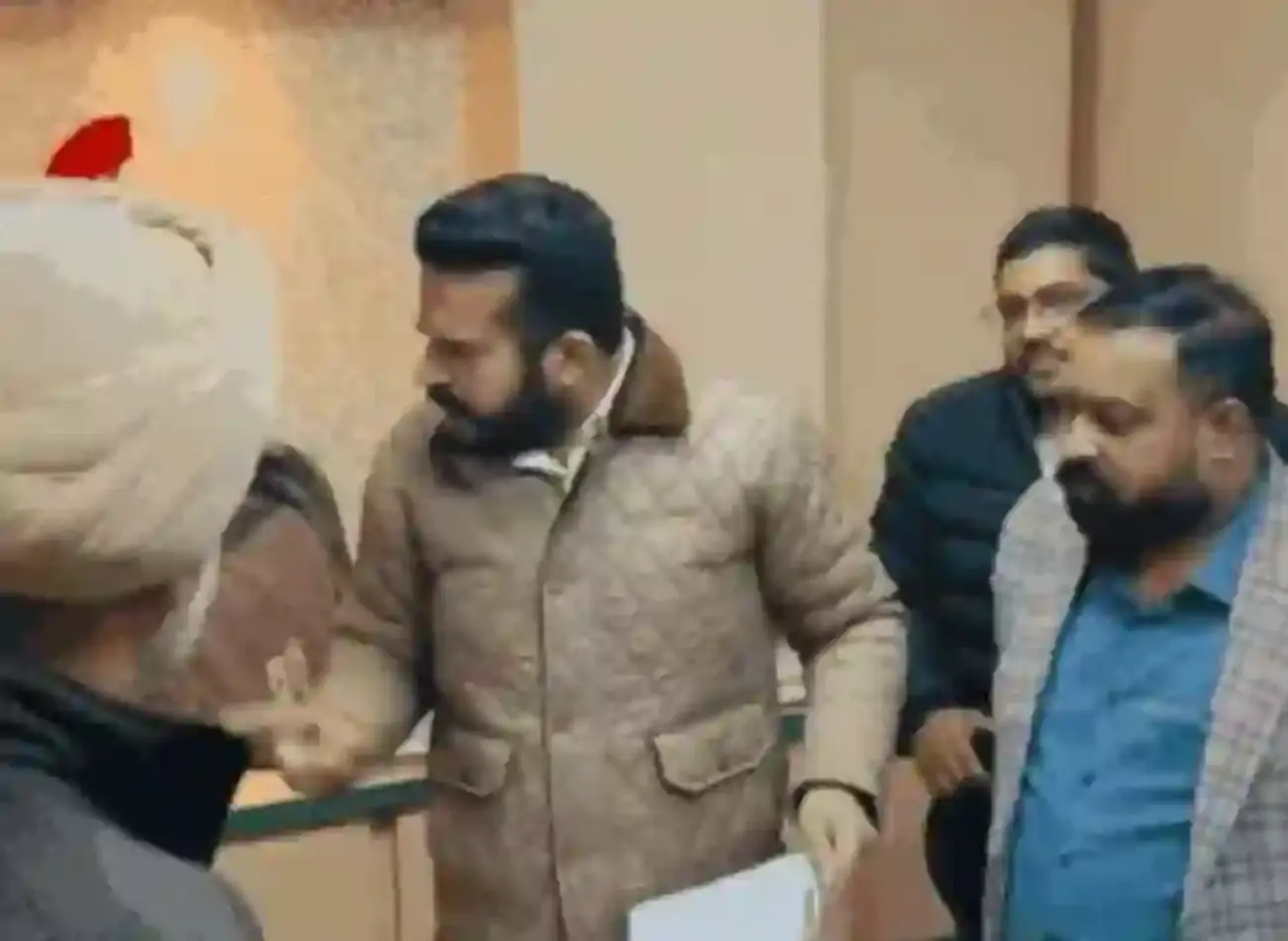 Bank Chief Manager manhandled by BJP leader in Ludhiana