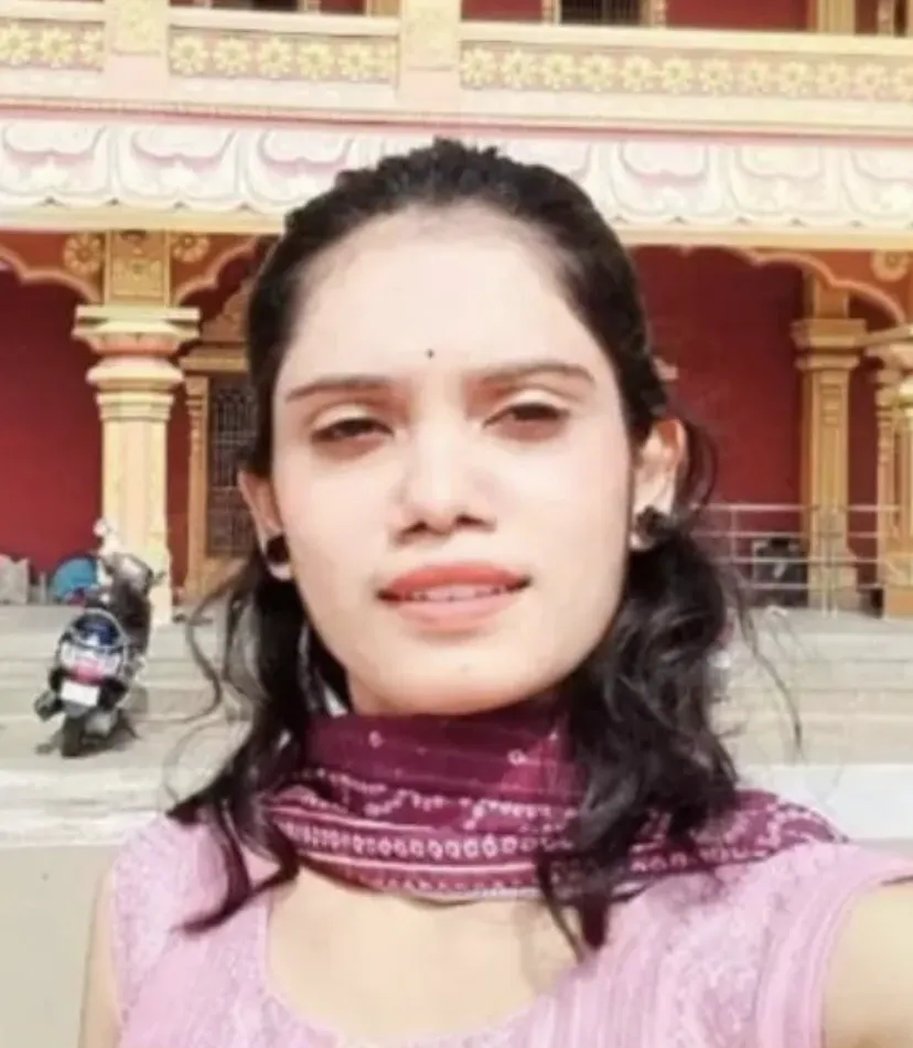 Yogeshwari - Employee of HDFC Bank