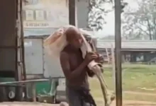 Man brings Dead Sister's skeleton to Bank to withdraw Cash