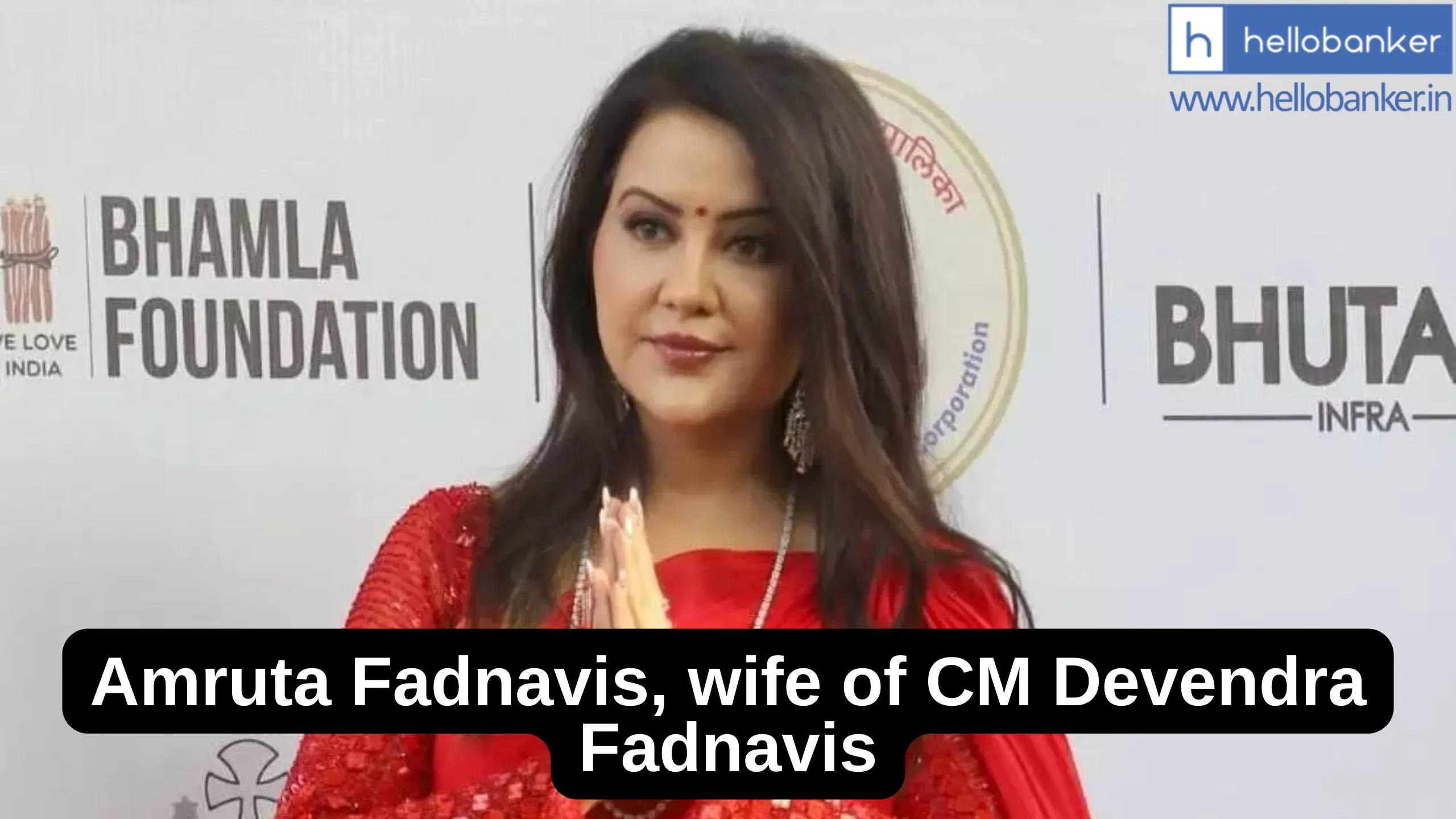 Women Employees Exploited in Axis Bank, says Wife of Maharashtra CM