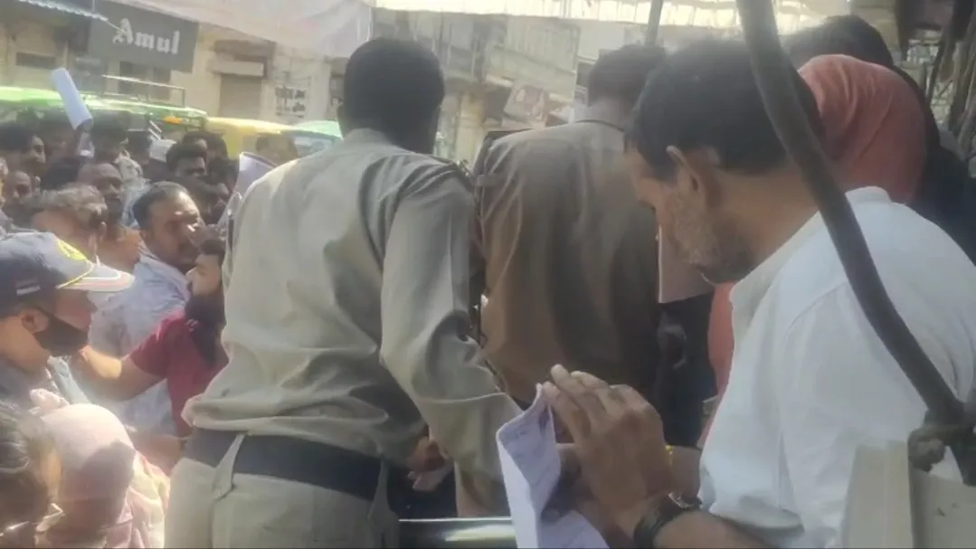 Bank turned into Mela: Amarnath Yatra Registration brings Huge crowd in Banks