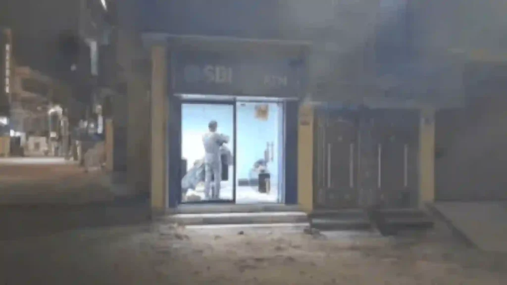 SBI ATM Board Removed After Viral Video Shows Hair Salon Running Inside Former ATM Kiosk