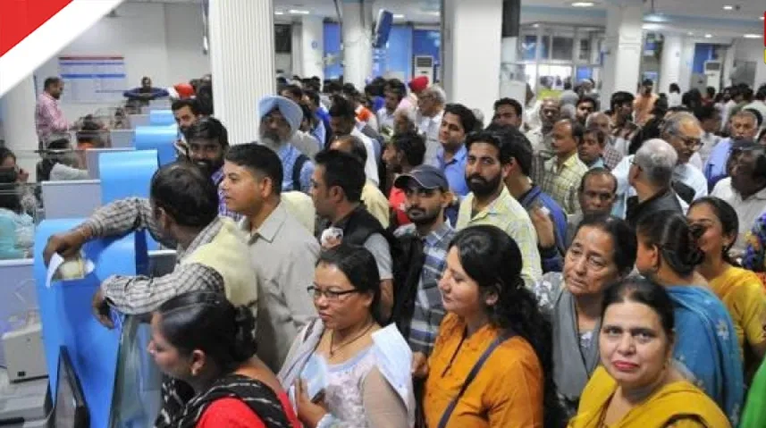 Huge Rush in Banks in West Bengal due to Annapurna Yojana