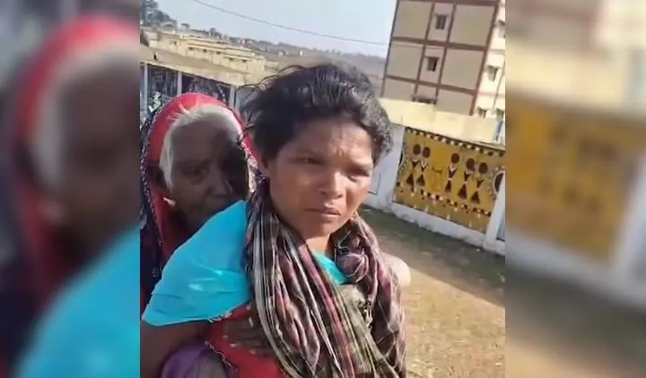 Chhattisgarh Woman Carries 90 Year Old Mother-in-Law 3 Km to Bank for Rs.500 Pension