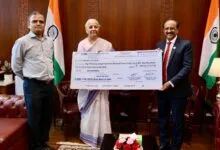 SBI pays Dividend of Rs 8813 crore to Govt