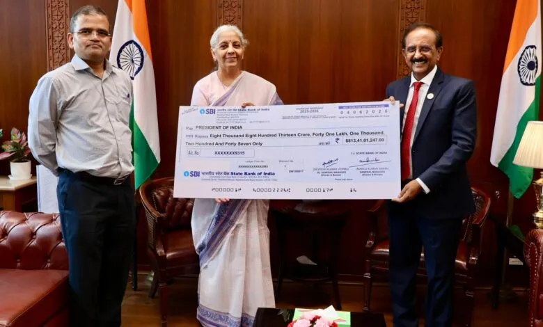 SBI pays Dividend of Rs 8813 crore to Govt