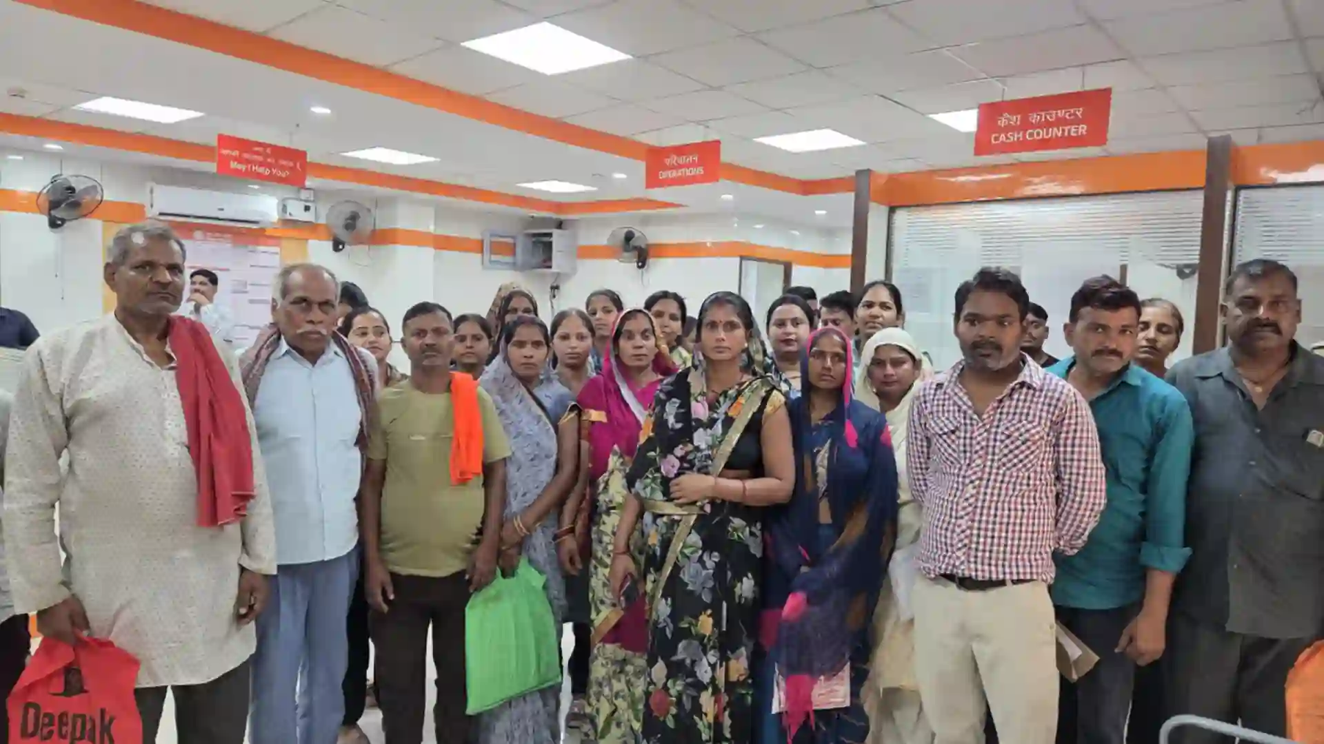 Customers locked Bank of Baroda Branch in Lucknow Over Alleged Fraud of Rs.10 Crore
