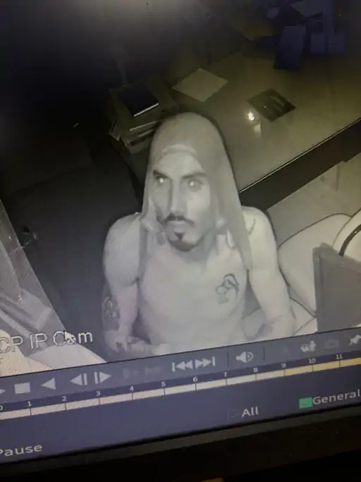 CCTV captures Thief inside PNB branch in Gwalior