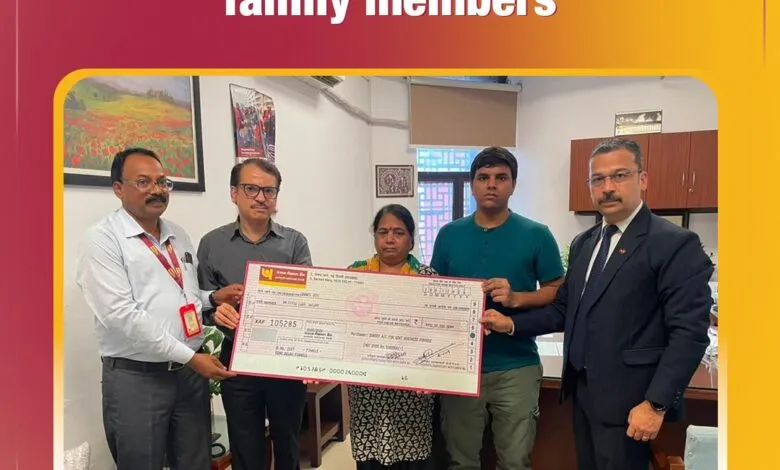 PNB Hands Over Rs 50 Lakh Insurance Cheque to Family of Deceased Govt Employee