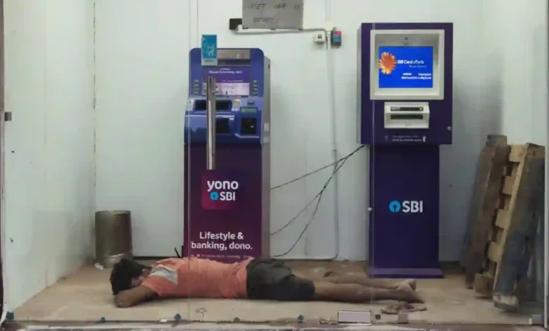 Man Found Sleeping Inside SBI ATM in UP's Mau, Viral Video Raises Security Concerns