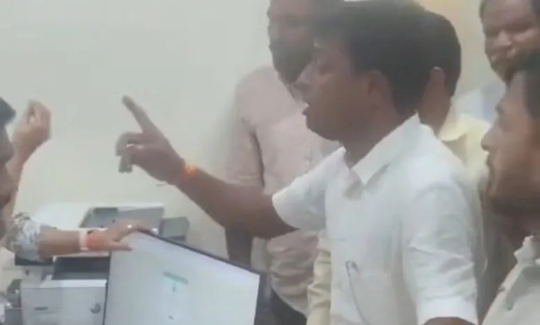 Bank of Maharashtra Manager physically assaulted in Maharashtra