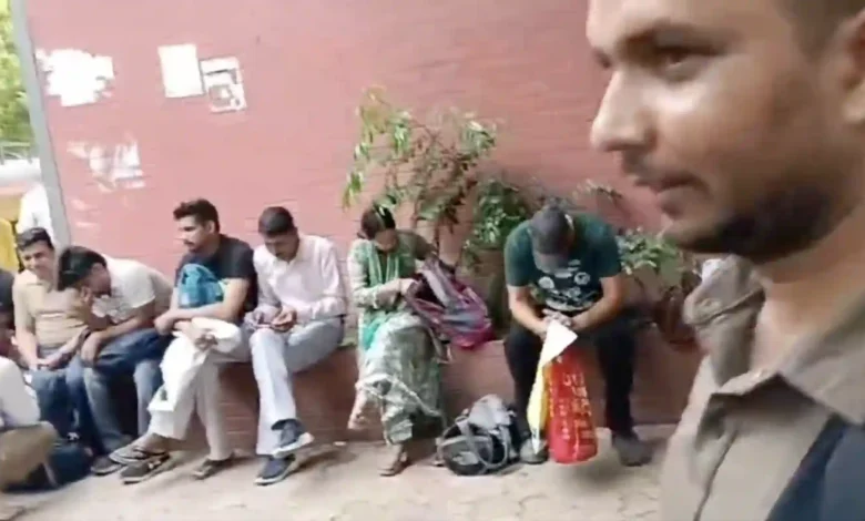 Why are Punjab National Bank PTS protesting in Delhi?