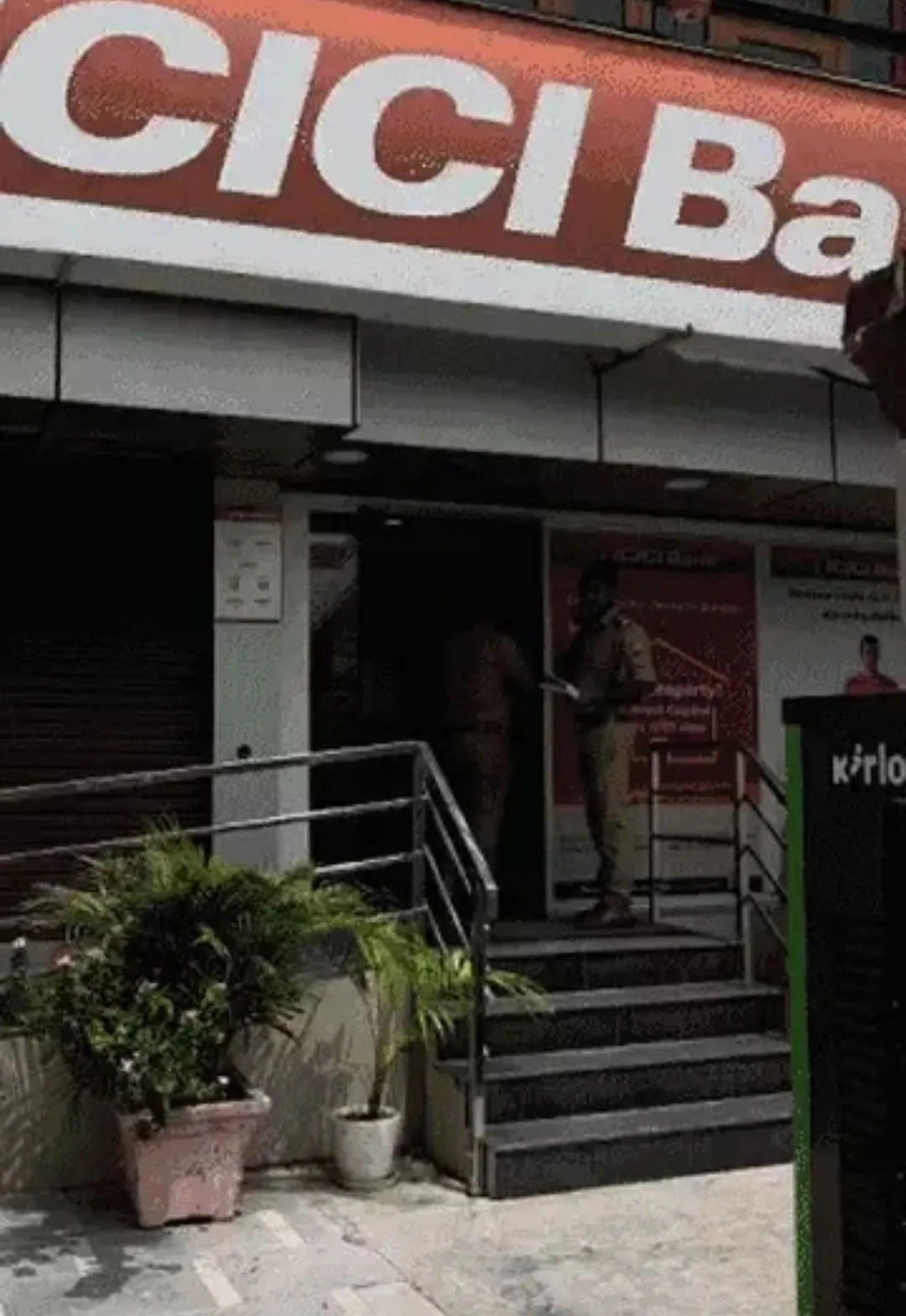 Breaking: ICICI Bank Female Employee murdered outside Branch in Lucknow