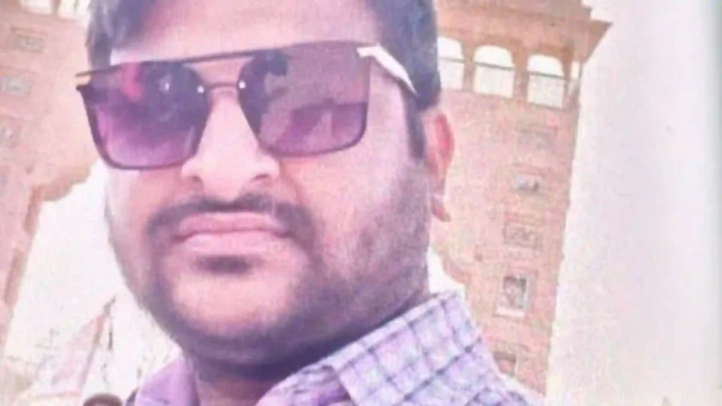 Bank Cashier Hitesh Ningwal