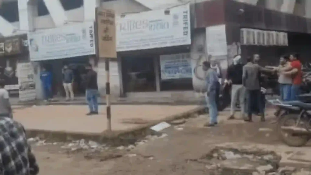 Gwalior Shooting: 4-5 Rounds Fired at Finance Company Executive Near Salasar Mall, Four Detained