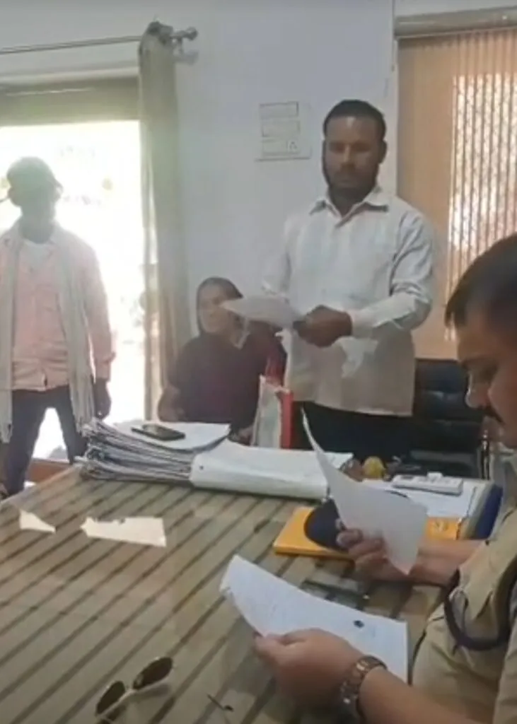 Customer file complaint against IDBI Bank Satna Madhya Pradesh